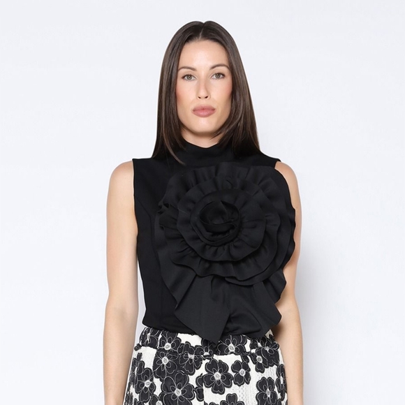 Gracia Ruffle Flower Detail Top - Picture 3 of 5